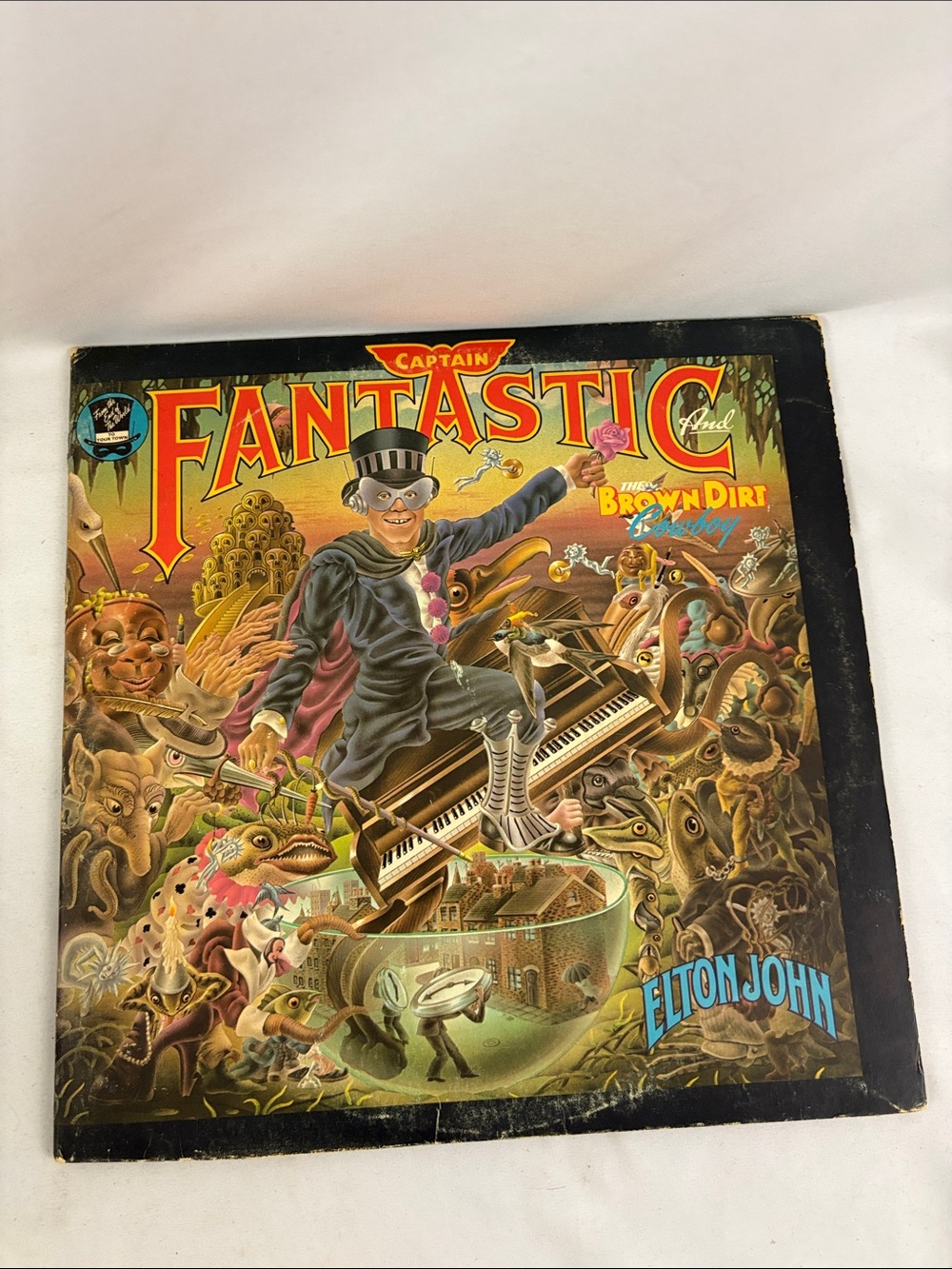 VTG Elton John – Captain Fantastic And The Brown Dirt Cowboy ; 1975 LP W/INSERTS